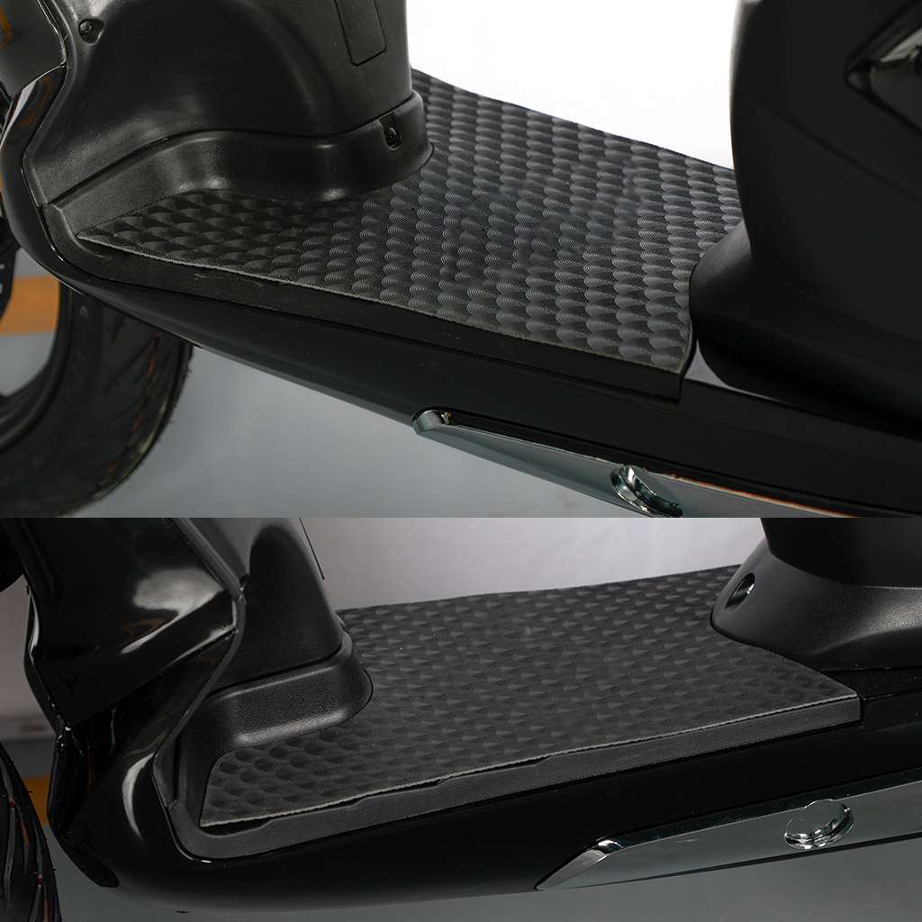 Photo-Gallery-Carousel_Electric Bicycle_UM-DB04_black-Lengthen and widen footrest for driver