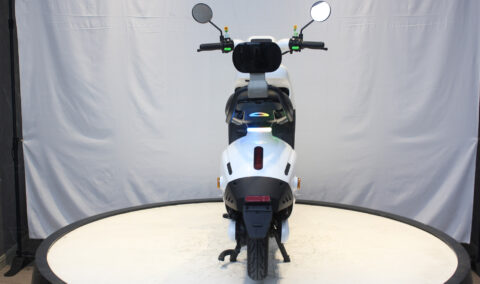 Photo-Album-_Electric Bicycle_UM-DB09_Rr_White_Black