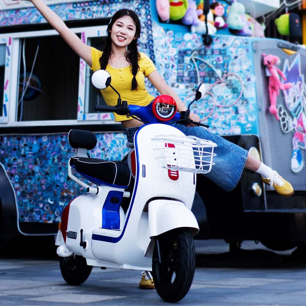 Photo-Gallery-Carousel_Electric-Bicycle_UM-DB02_white-red-blue1