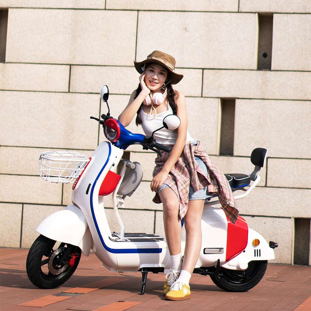 Photo-Gallery-Carousel_Electric Bicycle_UM-DB02_white-red-blue2