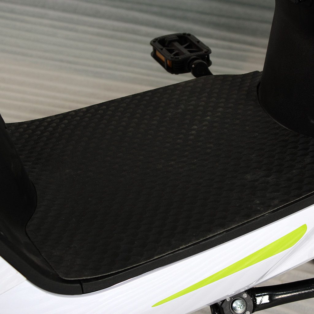 Photo-Gallery-Carousel_Electric Bicycle_UM-DB06_wide driver footrest