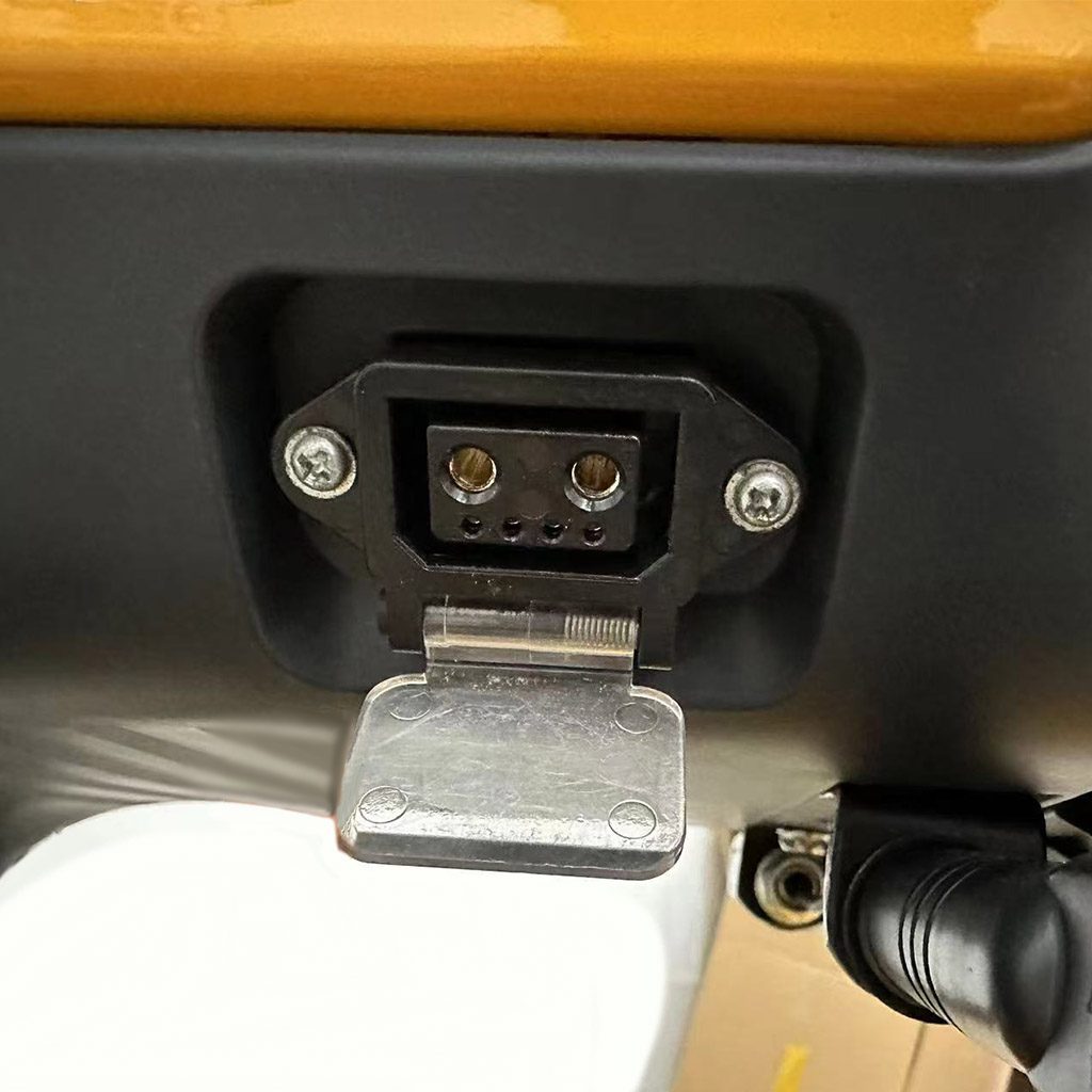 Photo-Gallery-Carousel_Electric Bicycle_UM-DB08_charging socket