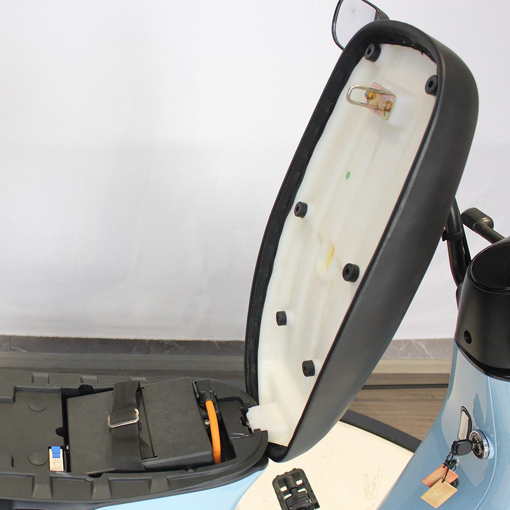 Photo-Gallery-Carousel_Electric Bicycle_UM-DB08_portable battery